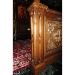 Σολέας ξυλόγλυπτος χειροποίητος βυζαντινού ρυθμού από ξύλο φλαμούρι